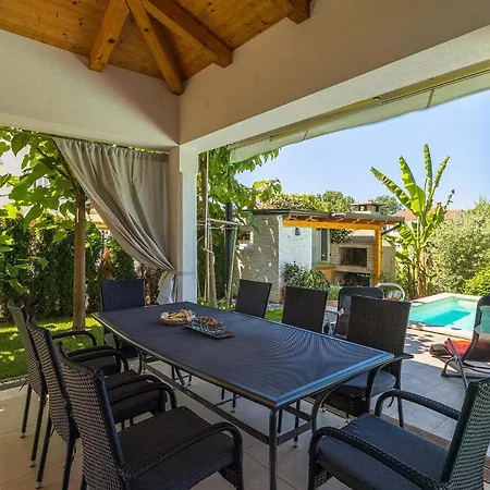 A Дом отдыха *