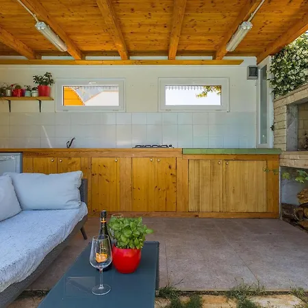 Дом отдыха A *