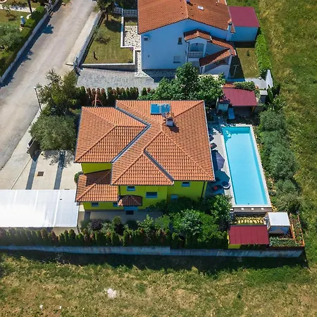 Gaya * Porec