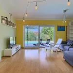 Ferienhaus A *